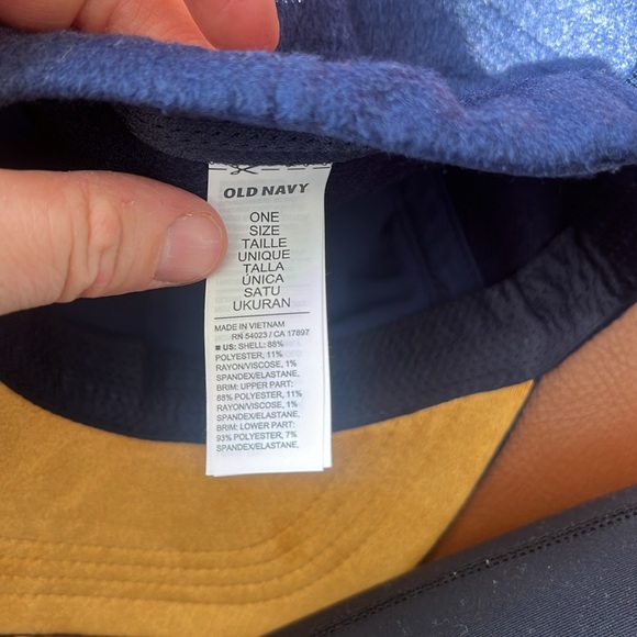 NWT hat - Picture 3 of 4